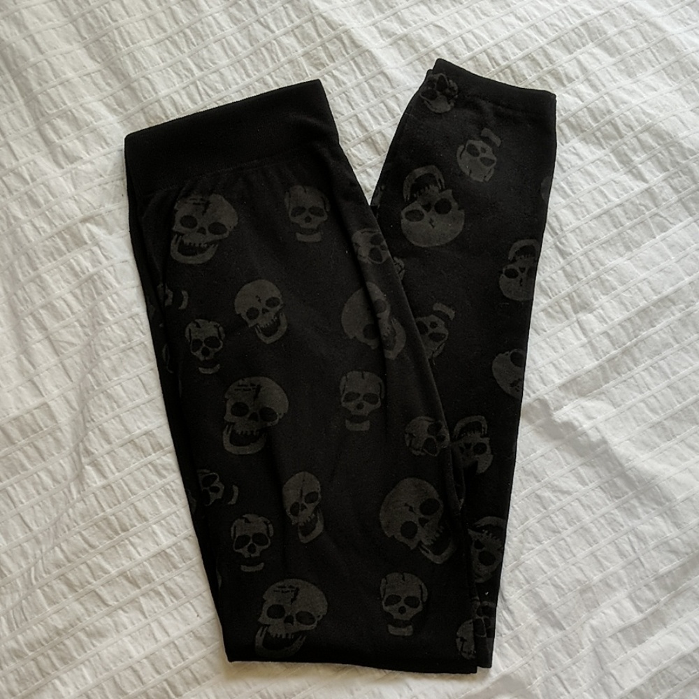 Fleece-lined skull leggings